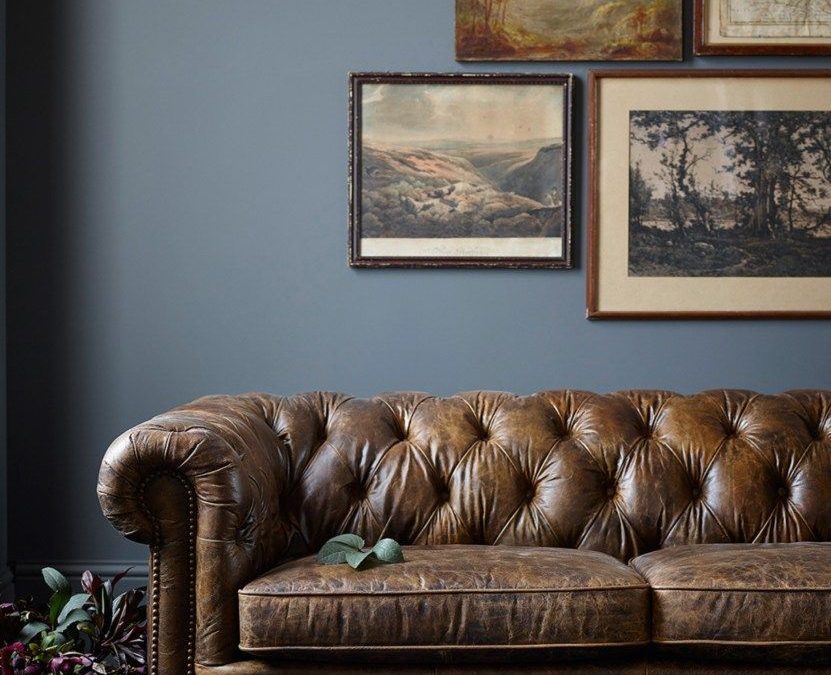 Divano Chesterfield: arreda il tuo soggiorno con un classico dal gusto retrò.